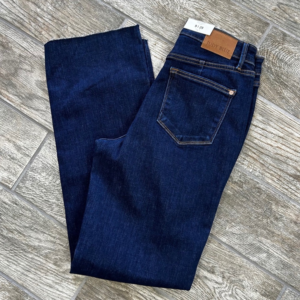 Judy Blue NWT 9/28 straight leg raw hem dark wash stretch denim jeans